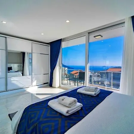 Deniz Manzarali Lara Lueks Villa Kaş