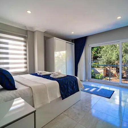 Deniz Manzarali Lara Lueks Villa Kaş
