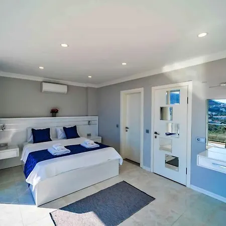 Deniz Manzarali Lara Lueks Villa Kaş